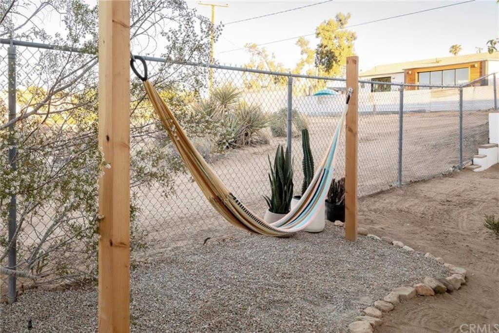 Joshua Tree - Le Tout Petit W Hot Tub Extérieur photo