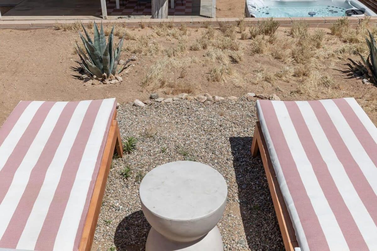 Joshua Tree - Le Tout Petit W Hot Tub Extérieur photo